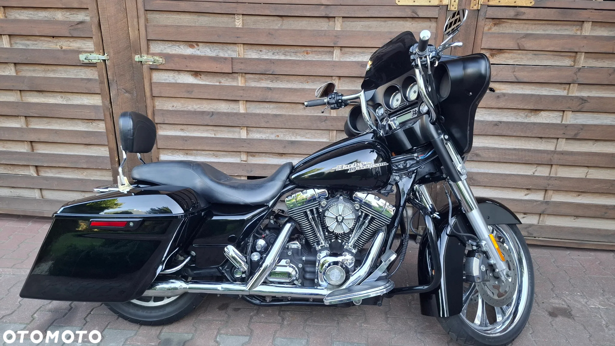 Harley-Davidson Touring Street Glide - 2