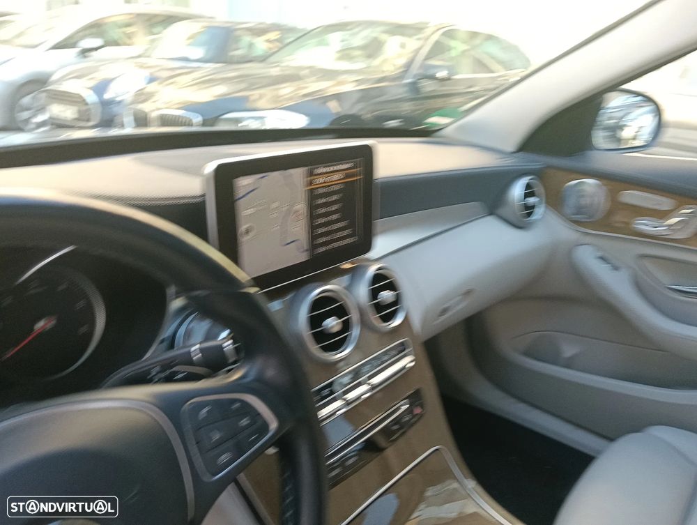 Mercedes-Benz C 300 h Exclusive - 30