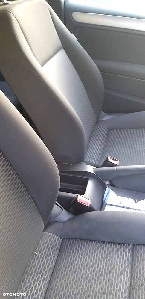 Volkswagen Golf 1.6 TDI DPF Highline - 20