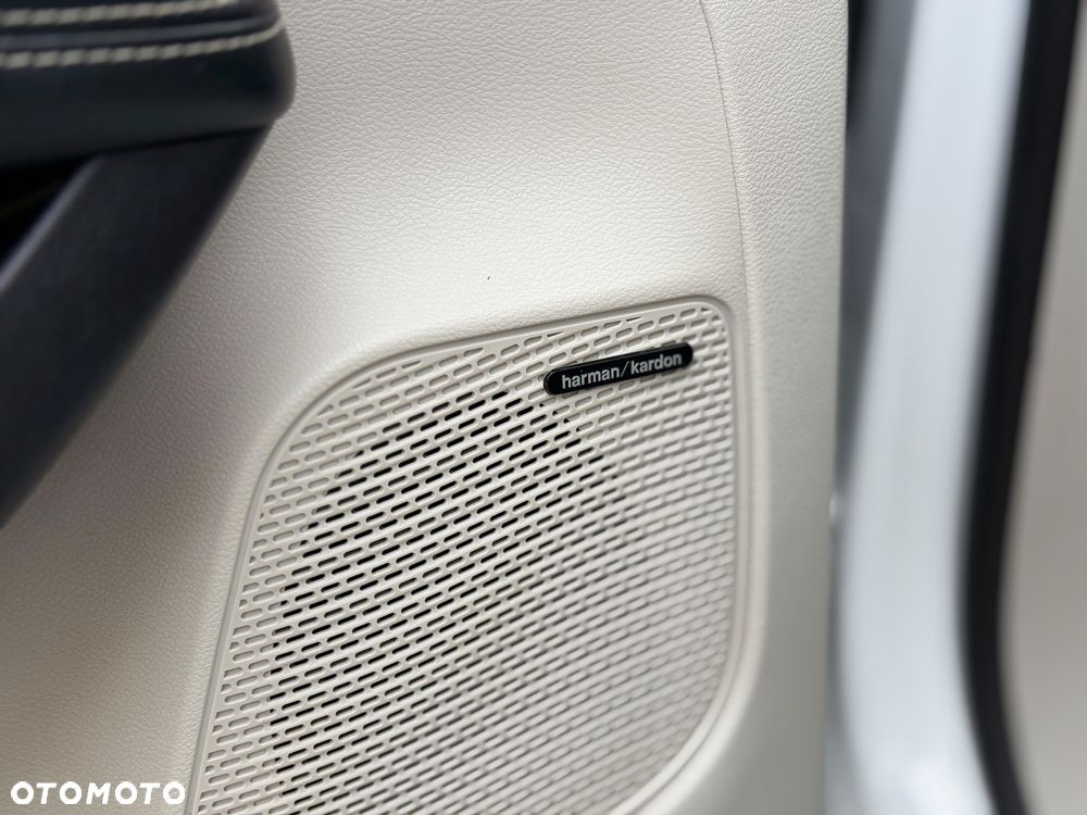 Chrysler Pacifica - 16