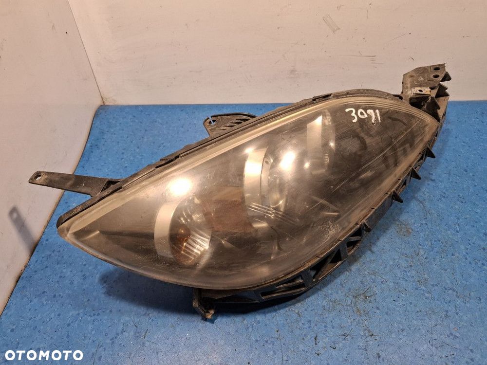 MAZDA 3 REFLEKTOR PRAWY - 2