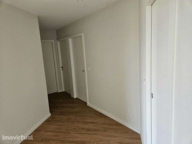 Vende_se T2 com garagem Vilar Andorinho - Grande imagem: 5/12