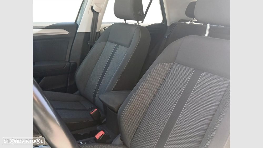 VW T-Roc 1.0 TSI - 13