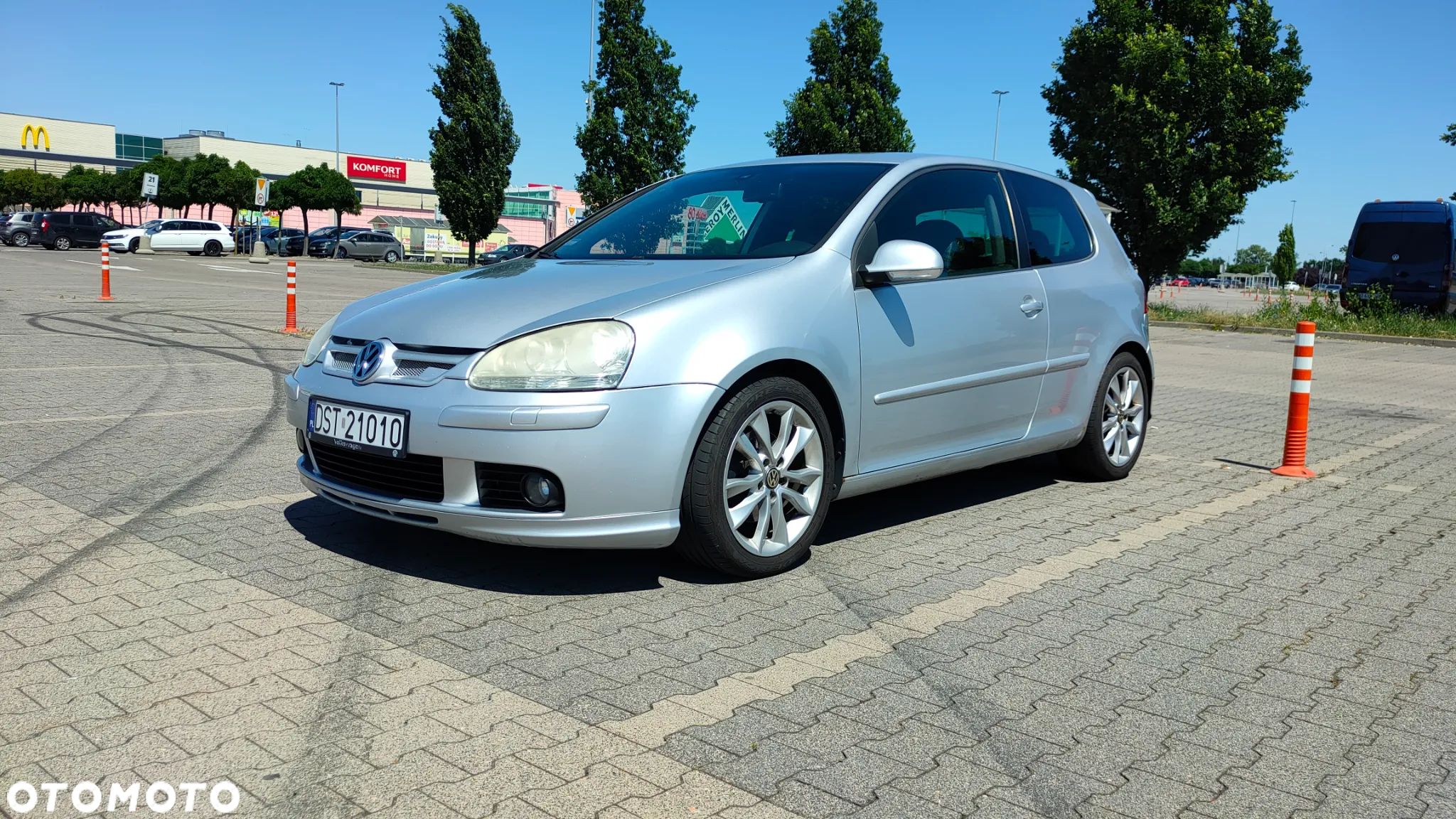 Volkswagen Golf 2.0 FSI Individual - 1