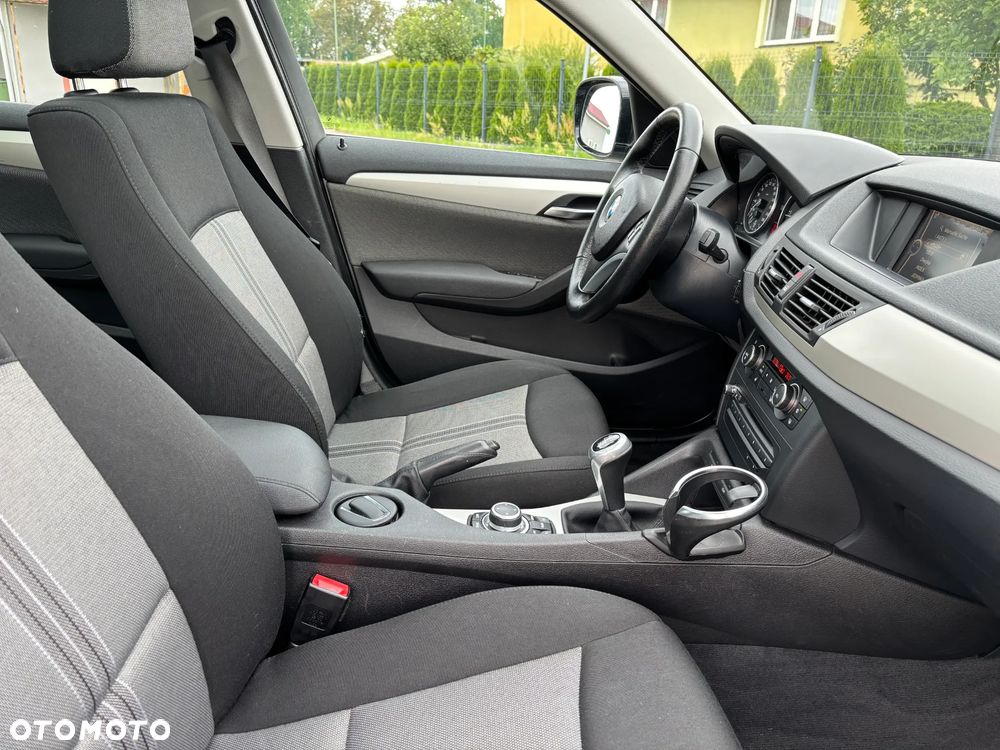 BMW X1 sDrive18d xLine - 23