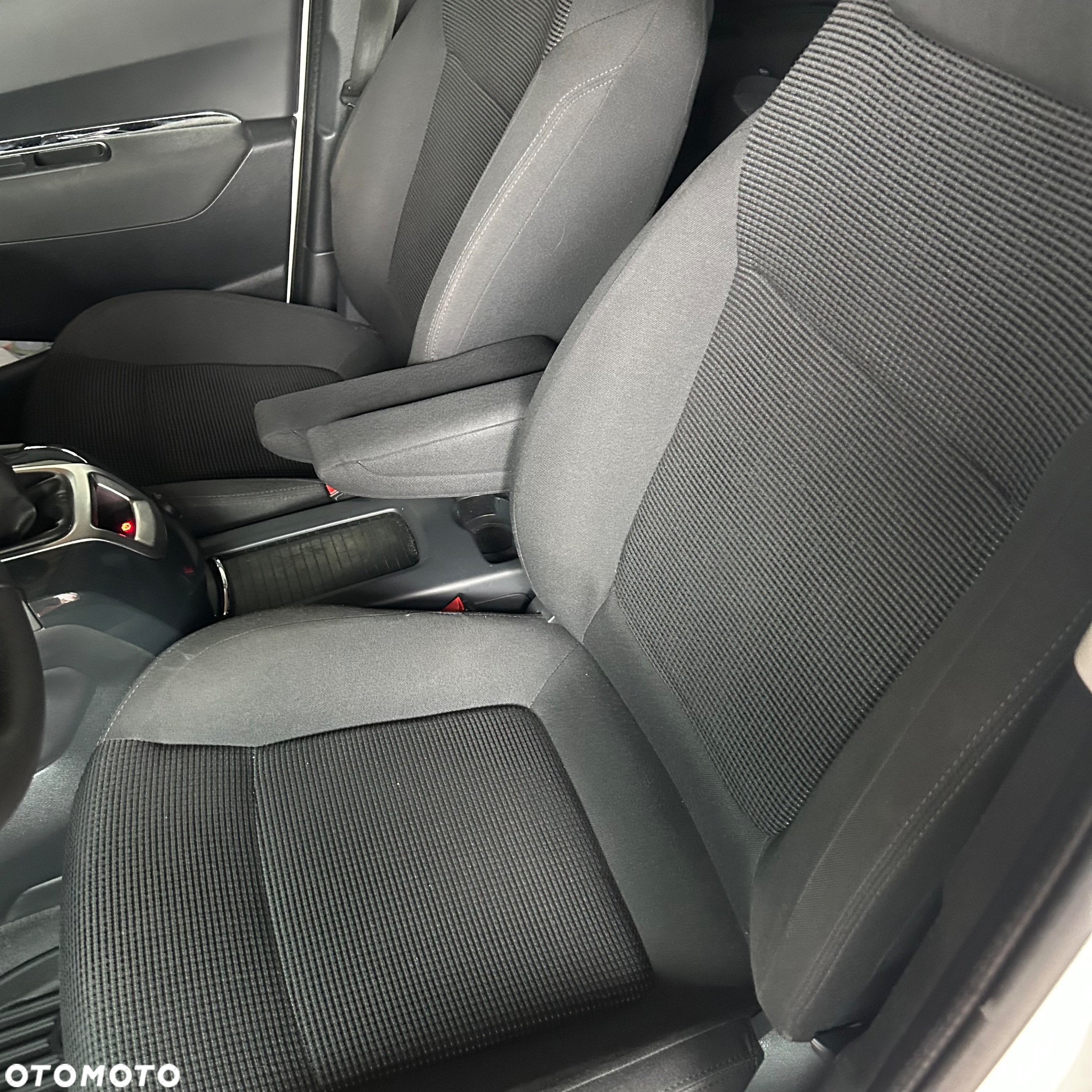 Peugeot 5008 1.6 HDi Active 7os - 12