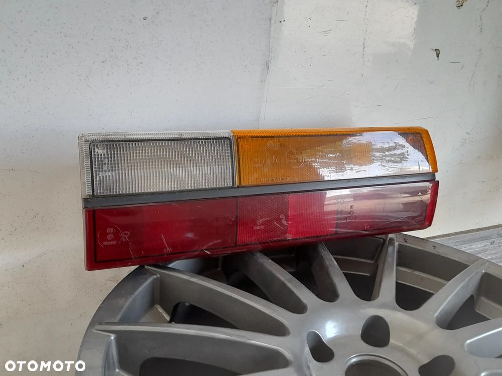 Lampa prawy tył Audi 80 B1 / B2 Hella 823945112 - 2
