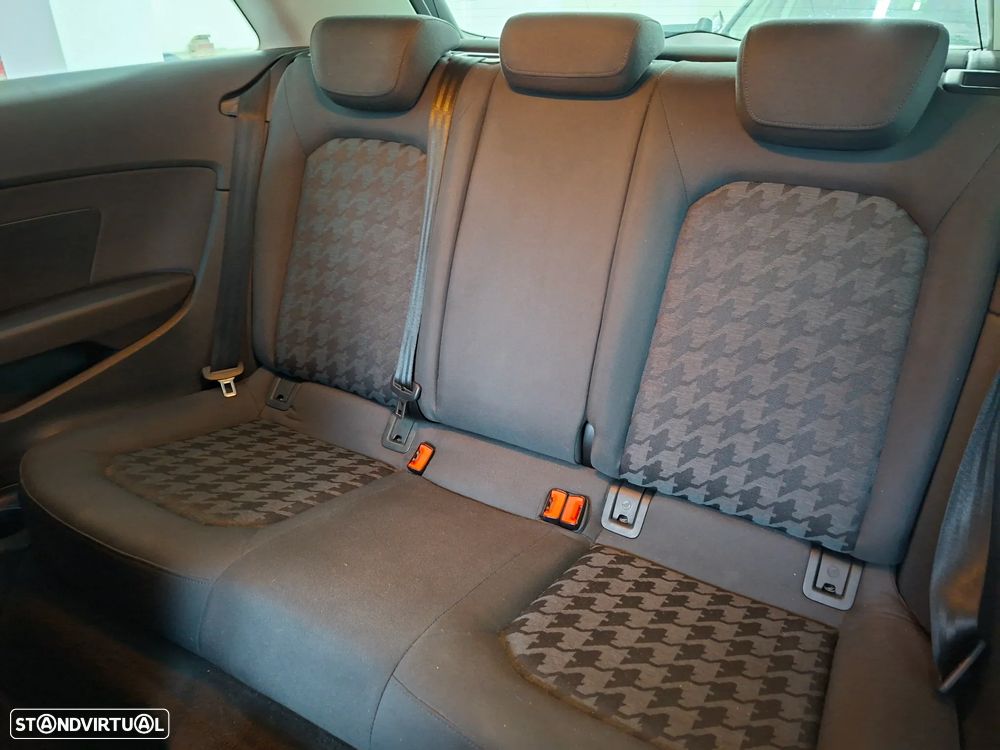 Audi A3 1.6 TDI Advance Ultra - 8