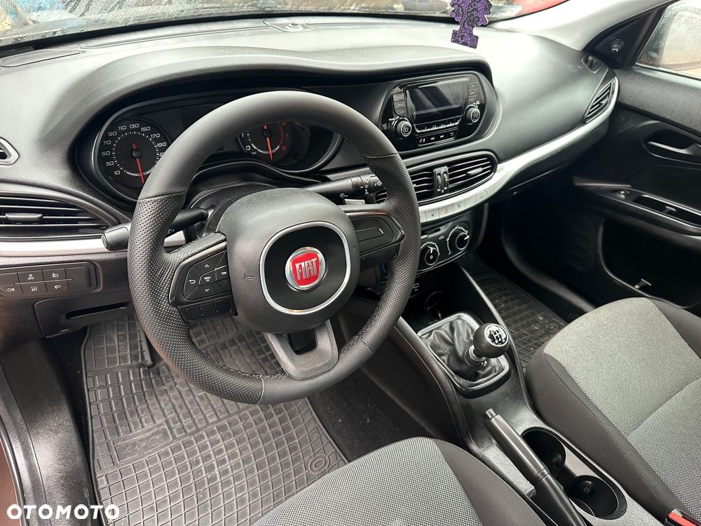 Fiat Tipo 1.4 16v Easy - 16