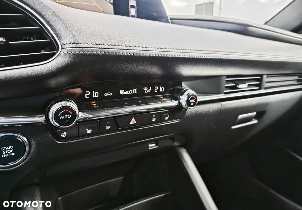 Mazda 3 2.0 mHEV Hikari - 34