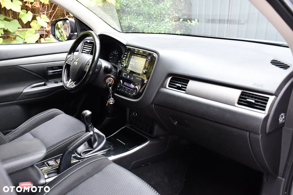 Mitsubishi Outlander - 28