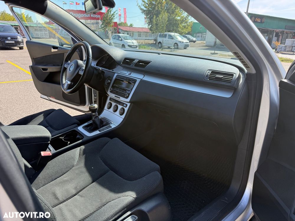 Volkswagen Passat 2.0 TDI Comfortline DPF BlueMotion Technology - 19