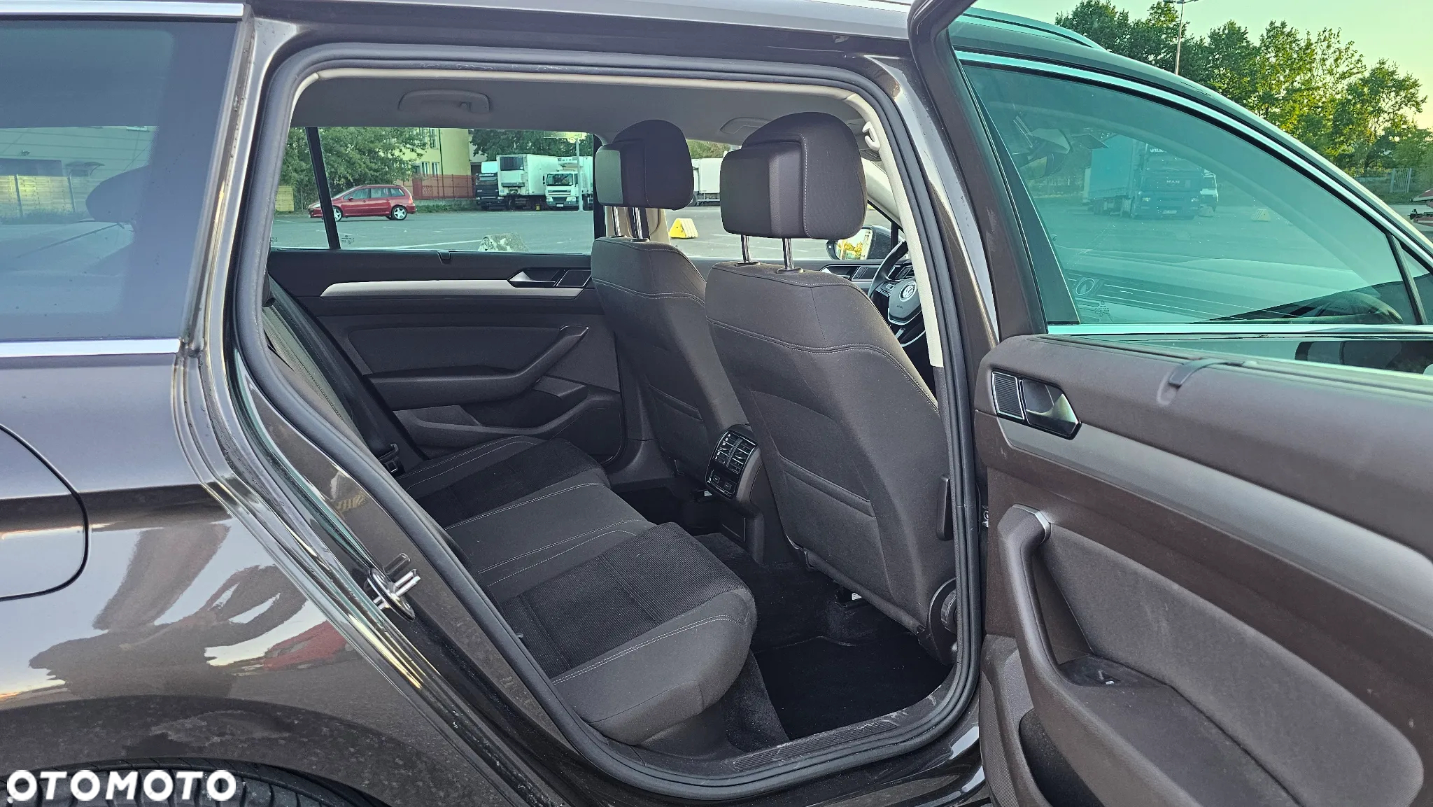 Volkswagen Passat 2.0 TDI BMT Comfortline DSG - 16