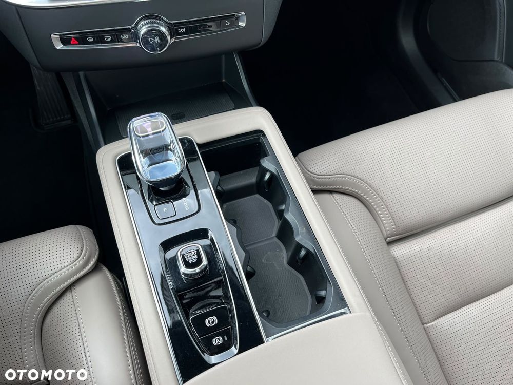 Volvo XC 90 - 19