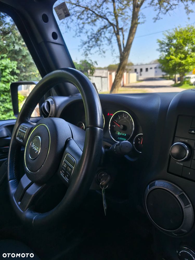 Jeep Wrangler - 12