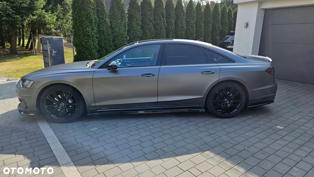 Audi A8 - 12