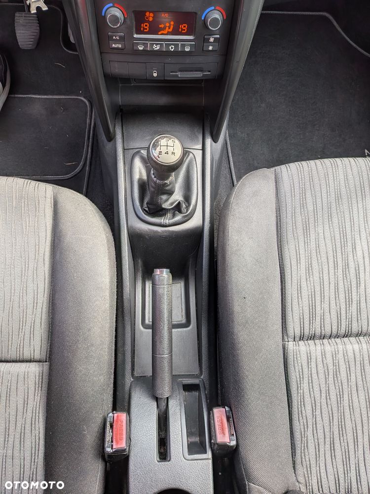 Peugeot 207 1.4 HDi Trendy - 15