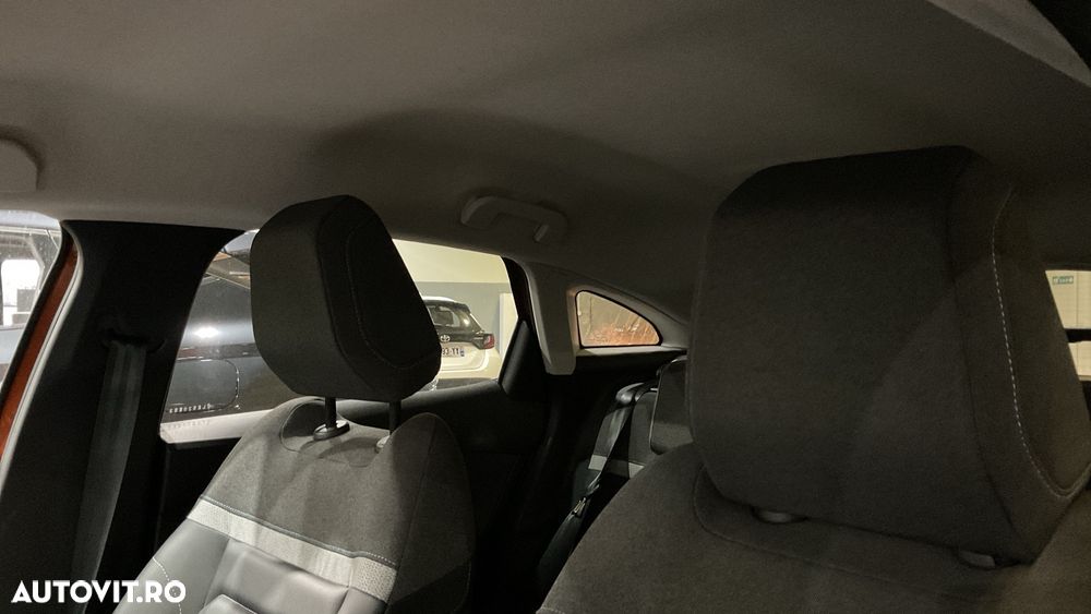 Citroën C4 BlueHDi 130 Stop&Start EAT8 SHINE - 8