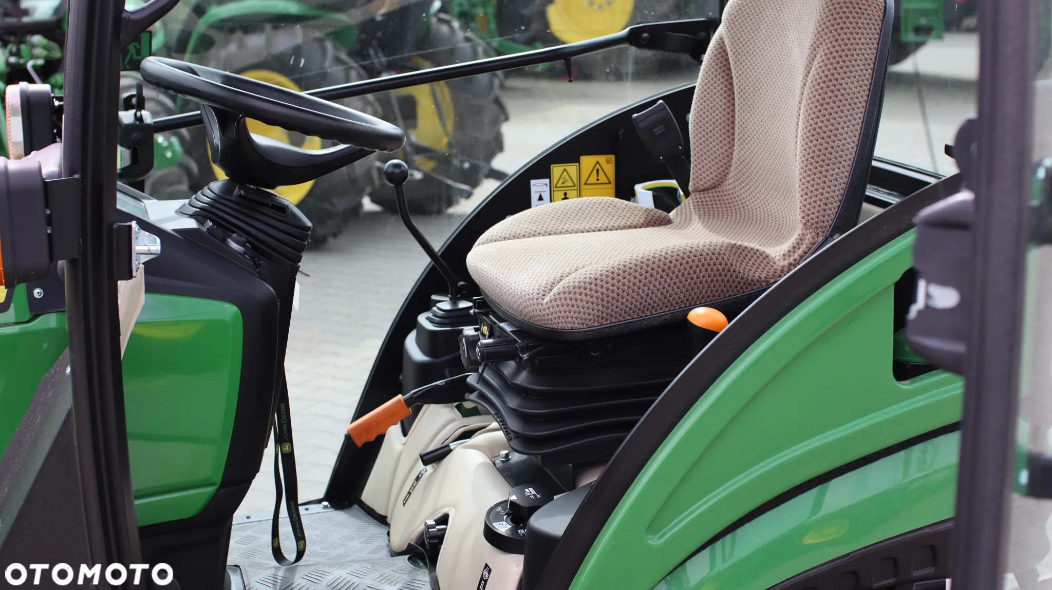 John Deere 1026R - 5