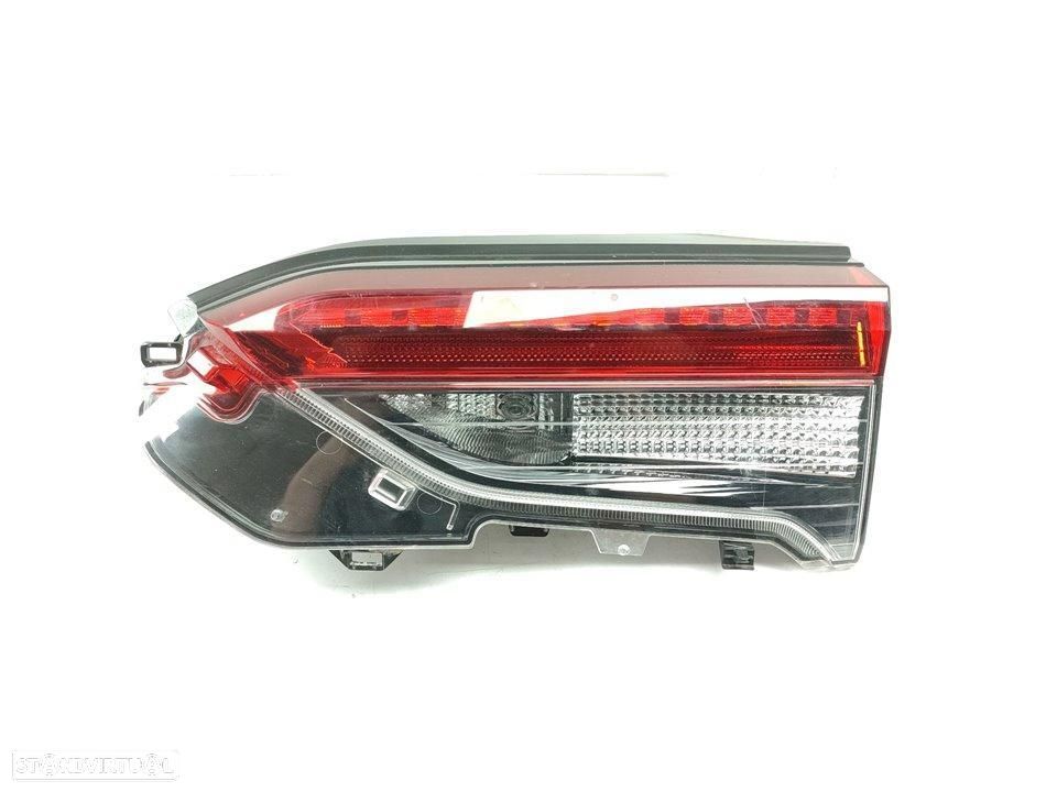 FAROLIM TRASEIRO DIREITO INTERIOR TOYOTA RAV4 - 1