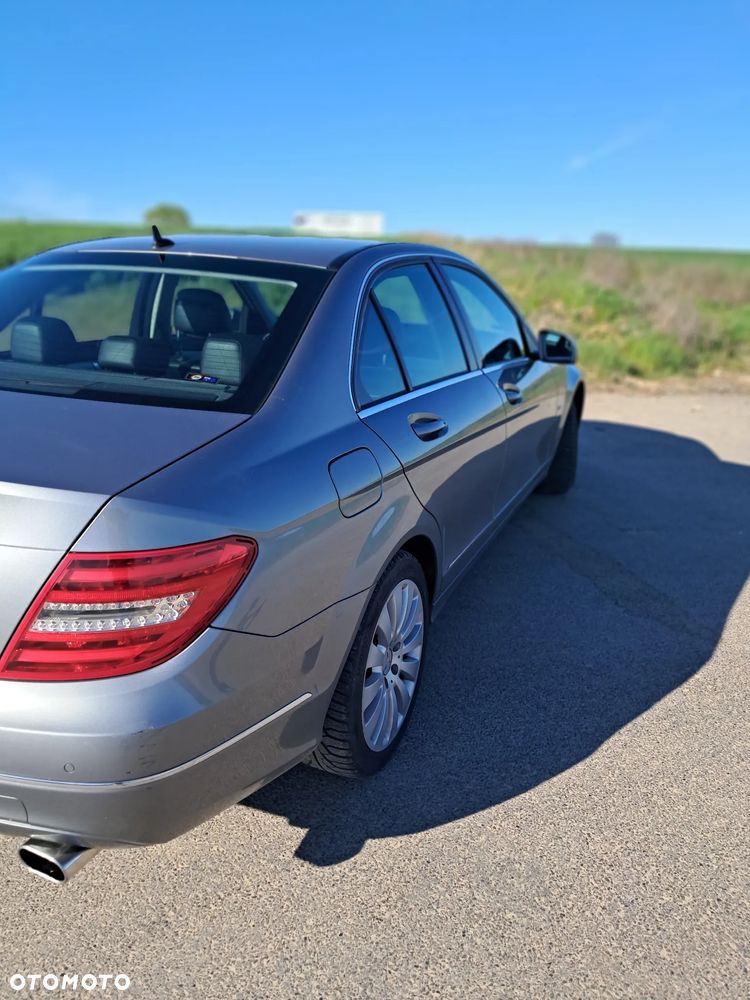 Mercedes-Benz Klasa C 180 CGI BlueEff Avantgarde - 8