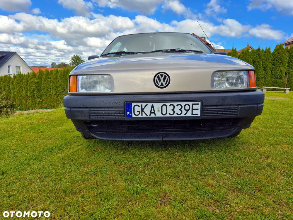 Volkswagen Passat 1.8 CL - 9