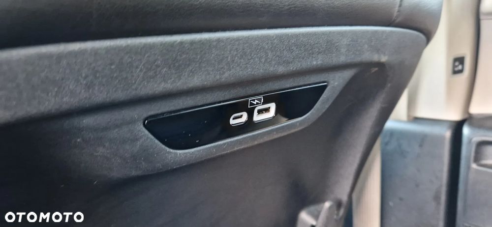 Chrysler Pacifica - 12