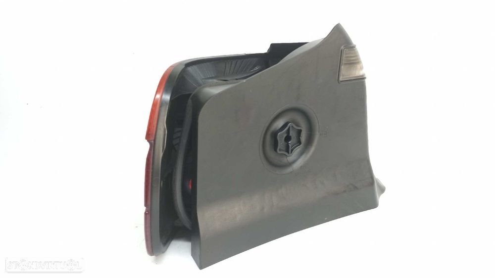 FAROLIM TRASEIRO DIREITO BMW SERIE 3 COUPE (E36) 316I - 6