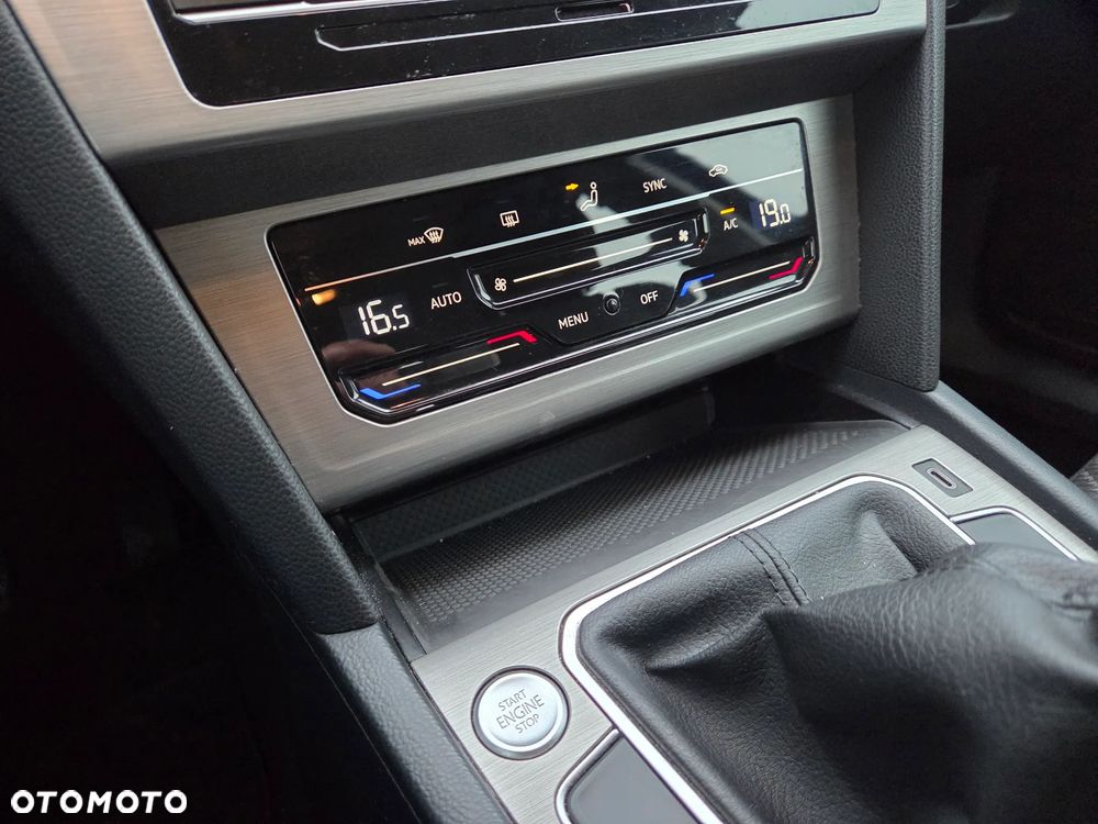 Volkswagen Passat 1.5 TSI EVO Business - 15