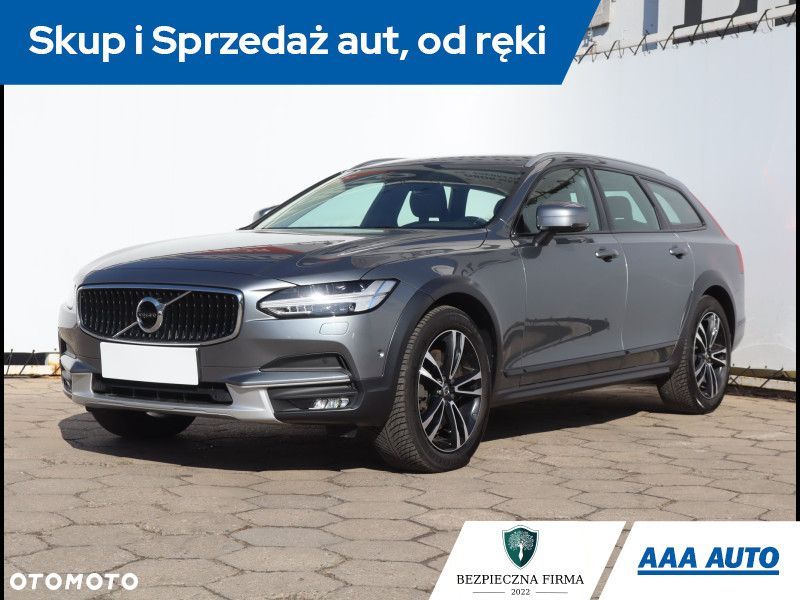 Volvo V90 Cross Country - 3