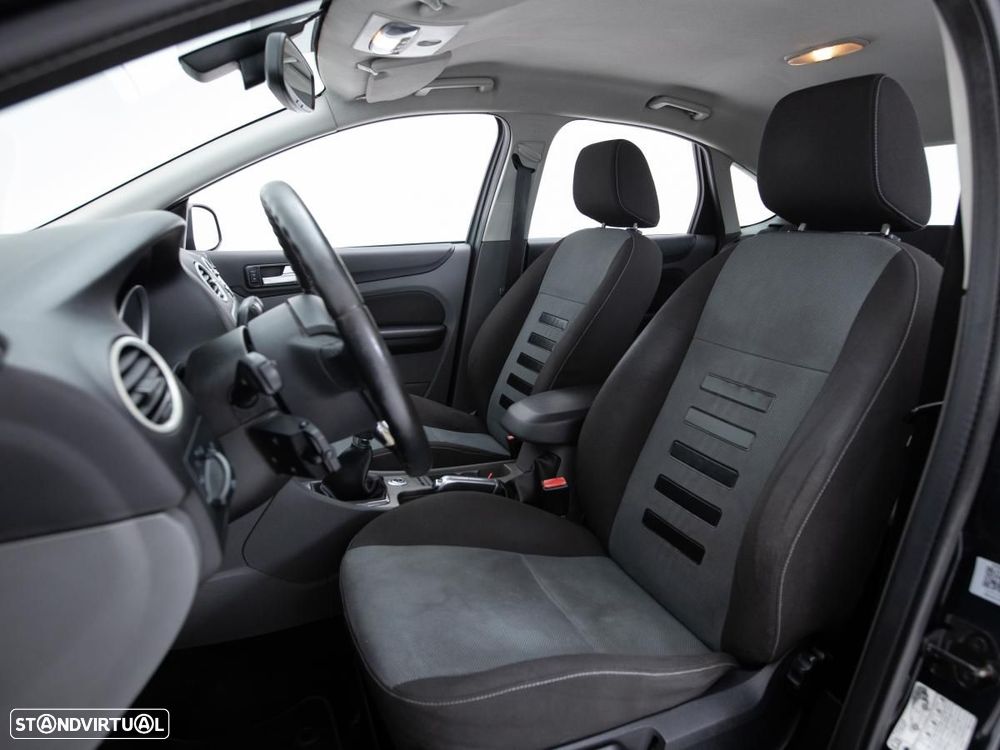 Ford Focus - 8