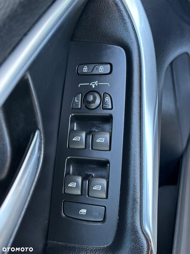 Volvo V40 D4 Drive-E Ocean Race - 23