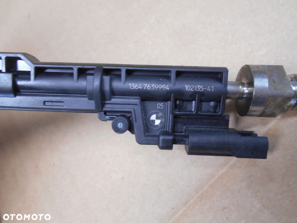 WTRYSKIWACZ BMW E90 E91 F20 F21 F30 F31 2.8 3.0 - 4