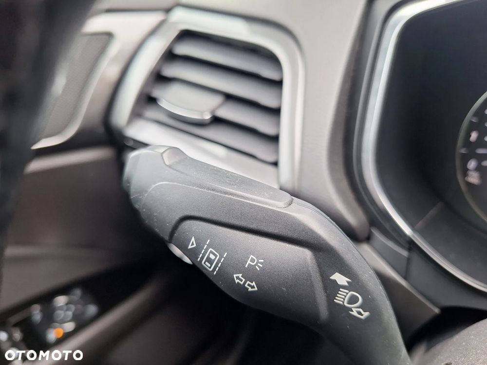 Ford Mondeo 2.0 EcoBlue Titanium - 36