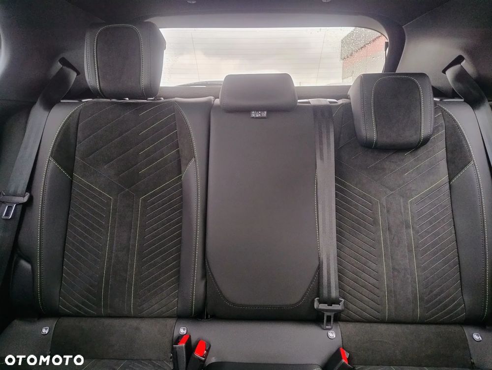 Peugeot 2008 PureTech mHEV Allure e-DCS6 - 24