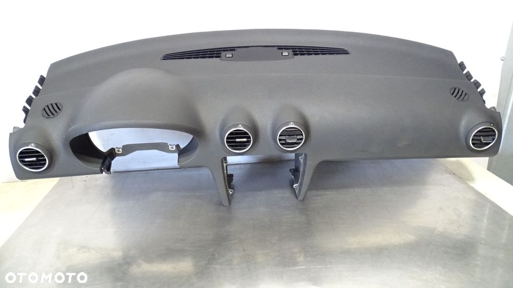 DESKA ROZDZIELCZA AUDI A3 8P 2.0TDI - 1