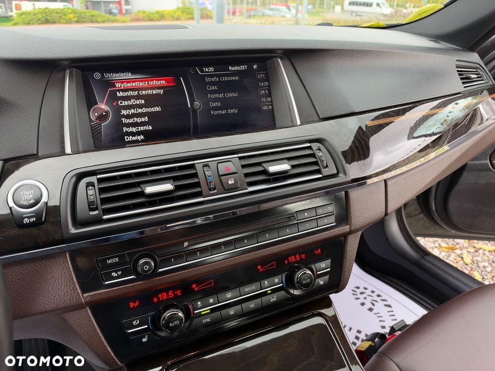 BMW Seria 5 528i xDrive Luxury Line - 36