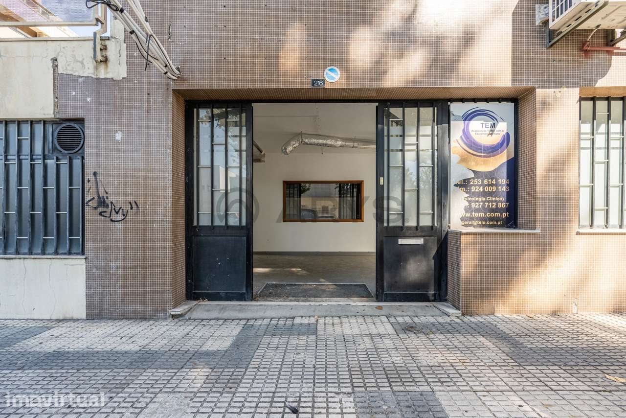 Loja em S. Lázaro - Grande imagem: 3/19