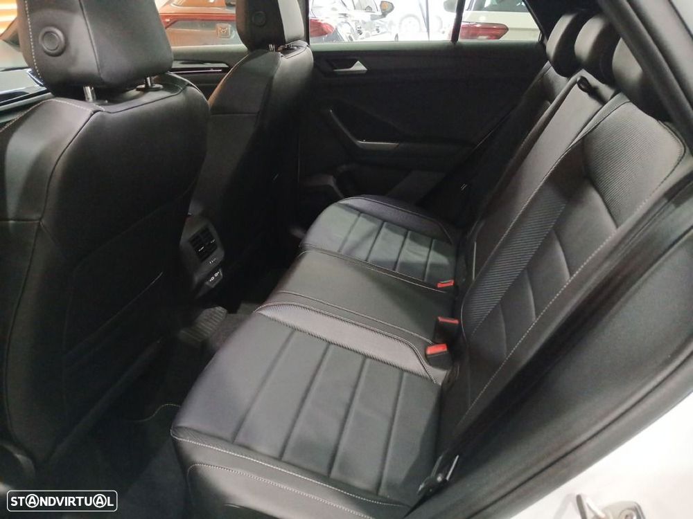 VW T-Roc 2.0 TDI R-Line DSG - 33