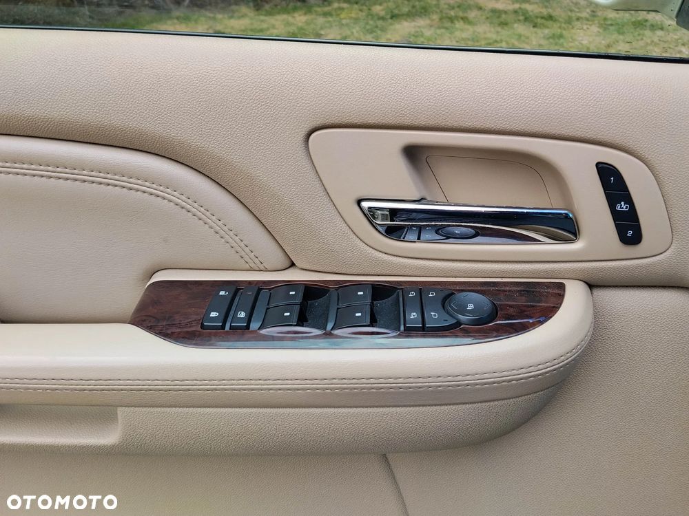 Cadillac Escalade - 13