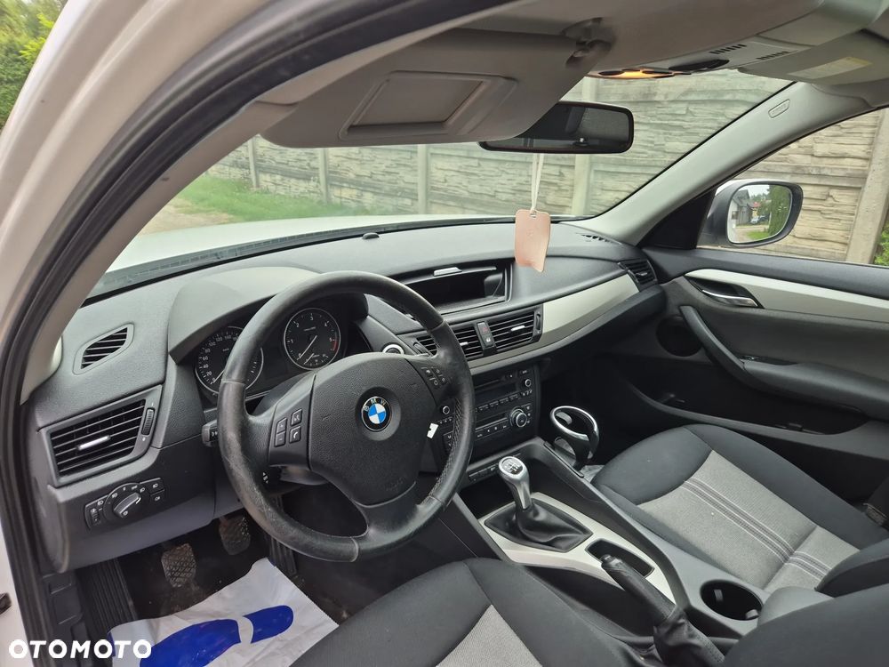 BMW X1 xDrive18d - 13