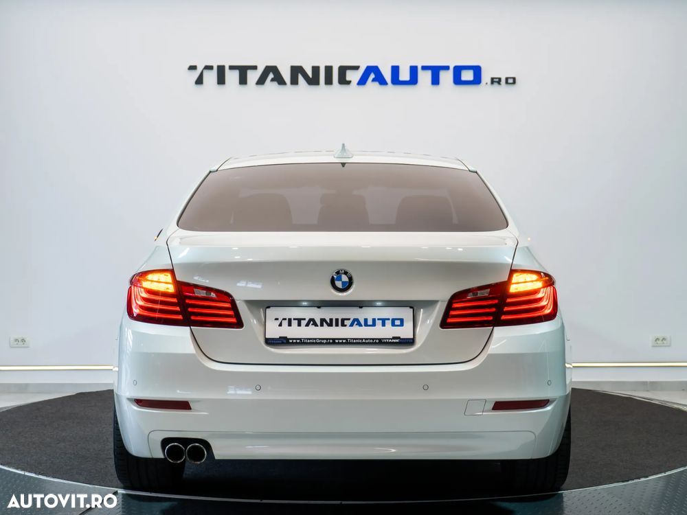 BMW Seria 5 520d AT - 9
