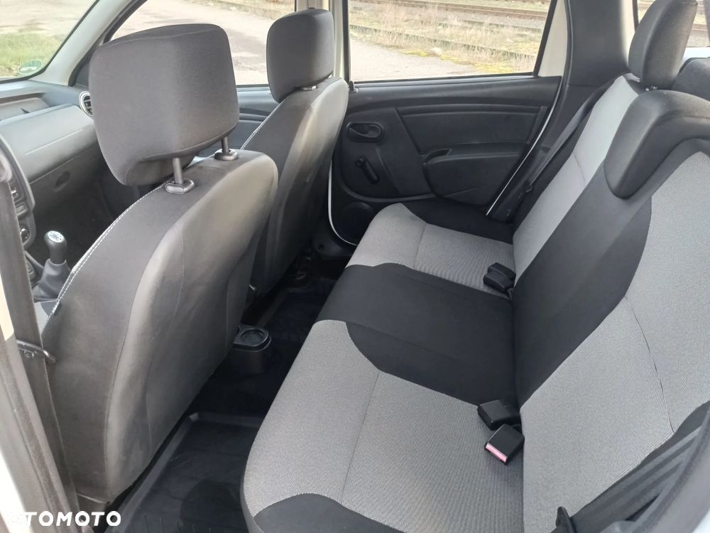 Dacia Duster 1.6 16V 4x2 - 13