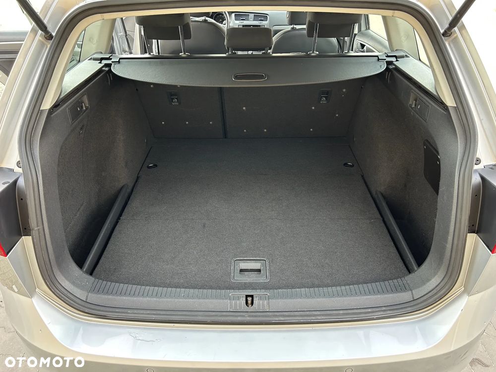 Volkswagen Golf - 8
