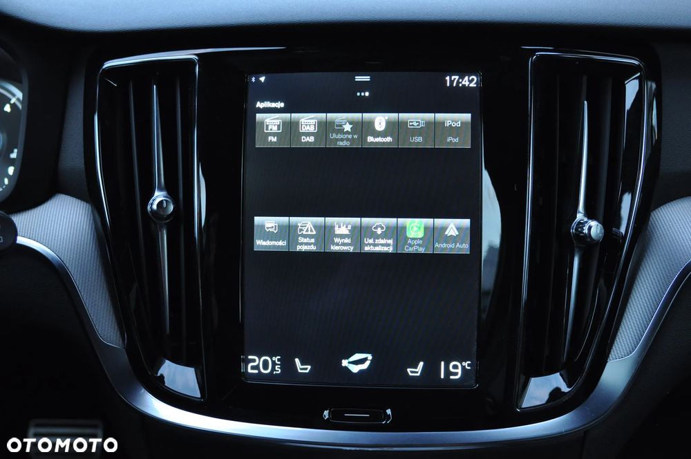 Volvo V60 D4 R-Design - 19