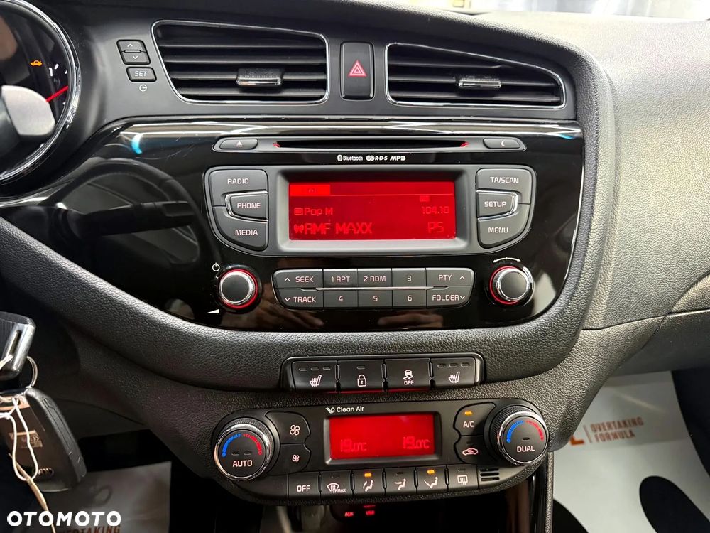 Kia Ceed 1.6 CRDi 128 Platinum Edition - 17