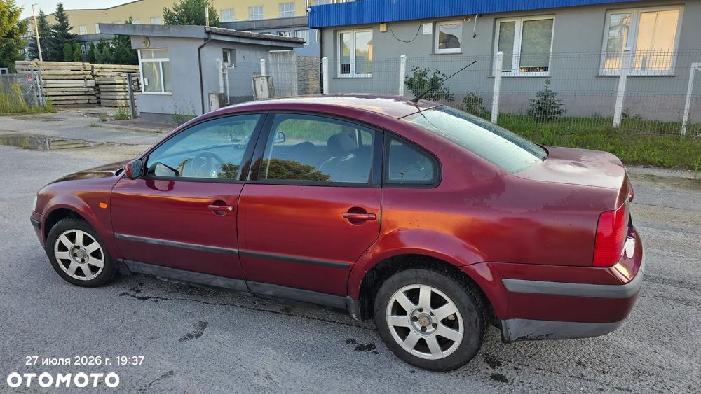 Volkswagen Passat 1.8 - 2