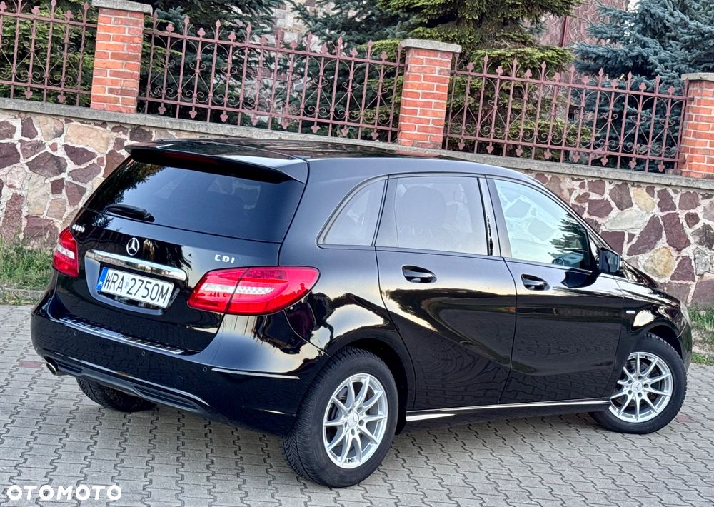 Mercedes-Benz Klasa B 180 CDI (BlueEFFICIENCY) 7G-DCT - 24
