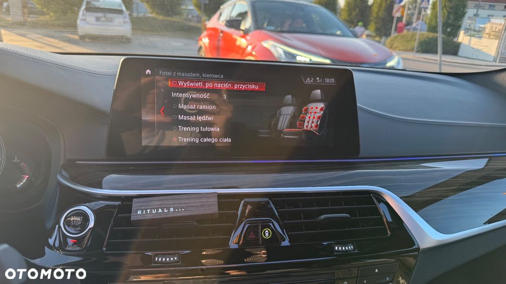 BMW Seria 5 M550i xDrive - 18