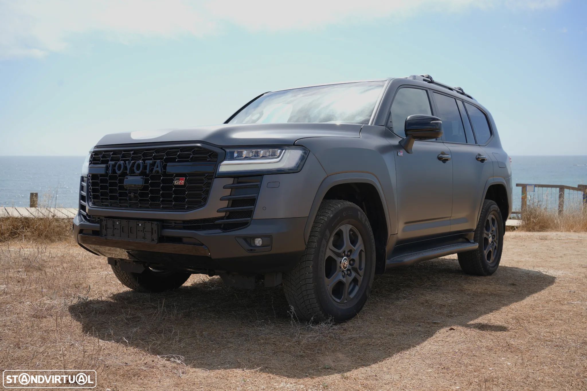 Toyota Land Cruiser - 1